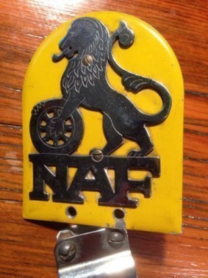 Naf logo. Denne har også feste for støtfanger.